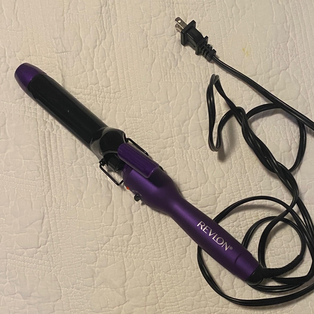 REVLON curling iron